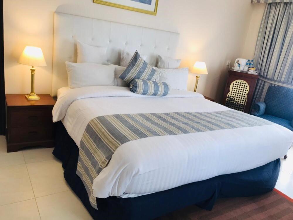 Beach Luxury Hotel Карачи Экстерьер фото